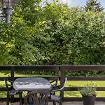 Semesterbostad 2 Bedroom Gorgeous In