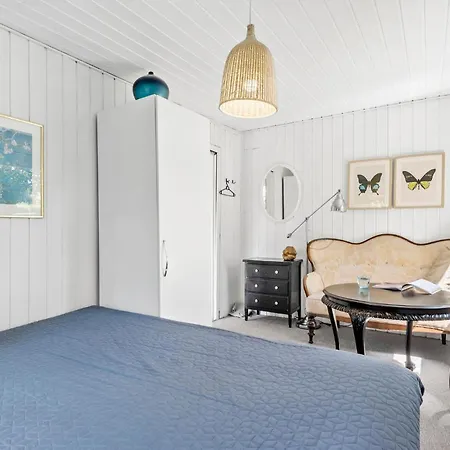 2 Bedroom Gorgeous In *