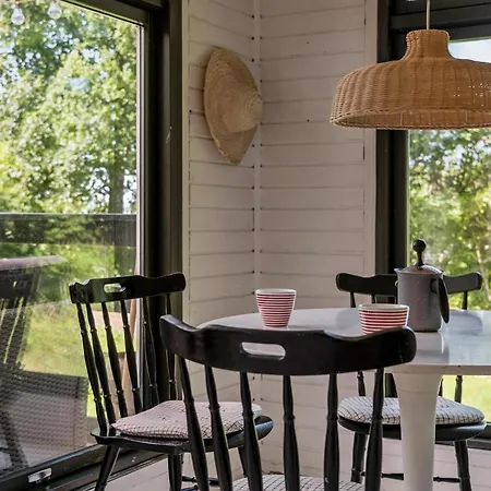 2 Bedroom Gorgeous In *